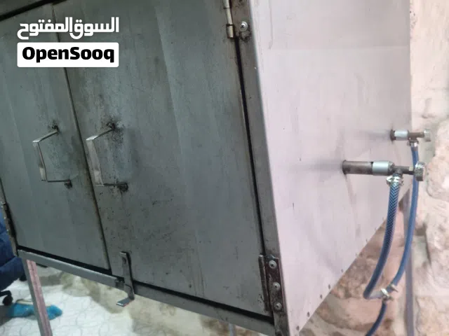 فرن ومعدات مقهى او كافاتيريا او مطعم