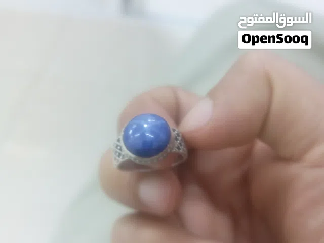 خاتم فضه صياغه ثقيله مقاس 4سم نوع الحجر ياقوت نجمي أفريقي ازرق