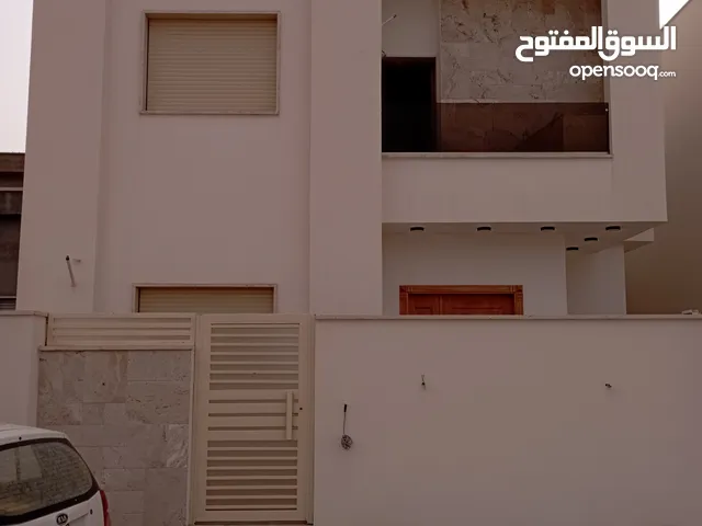 340 m2 More than 6 bedrooms Villa for Sale in Tripoli Tareeq Al-Mashtal