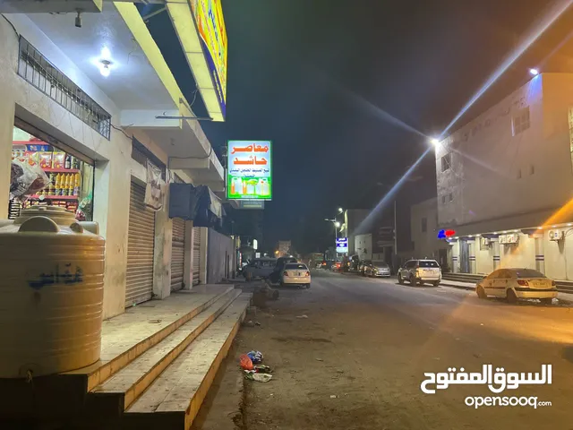 محل للايجار فتحه المنصورة شارع الرضا قدام القاعات مباشرة