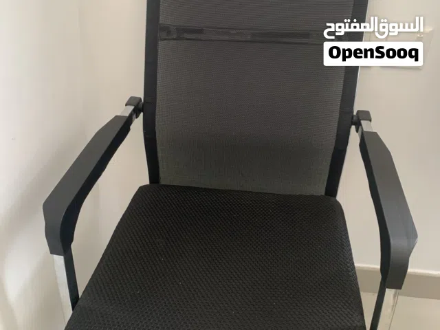 كراسي عدد 3 بحالة ممتازة