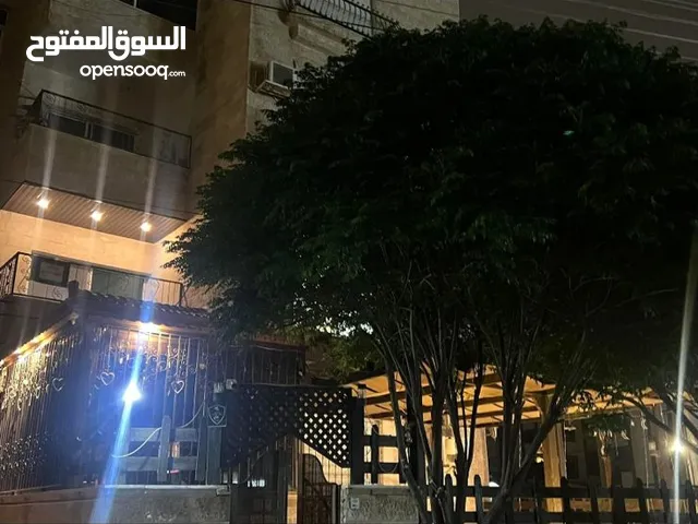 شقه ارضيه أجمل مناطق البنيات تبعد عن طريق المطار دقيقتان من المالك مباشره بسعر مناسب