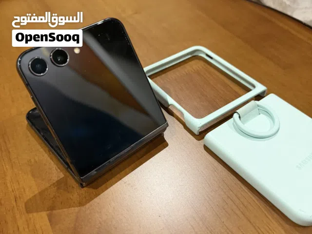 New condition Samsung Z Flip 5 256GB