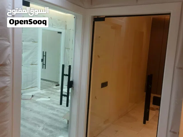 سكريت اتقان حجير لكافه اعمال الزجاج ولكافه ما يلزم السكريت تركيب جديد فقط