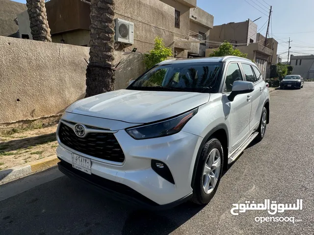 هايلندر 2023 هايبرد فول ابيض صدفي ماشية 10800 بسعر مناسب رقم بغداد