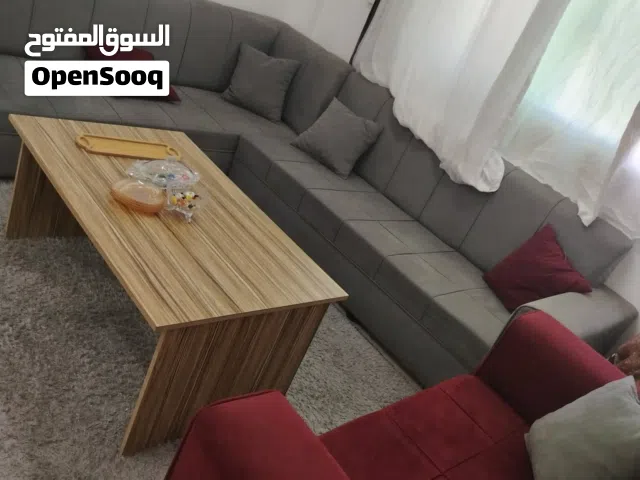 طقم كنب بحالة ممتاز للبيع لغايات التجديد ولا خدش فيه موجود خدمه معاينه من المنزل