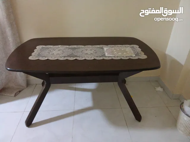 طاولة للبيع