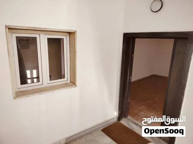 مقر إداري واسع ومتكامل للإيجار – زناتة القديمة