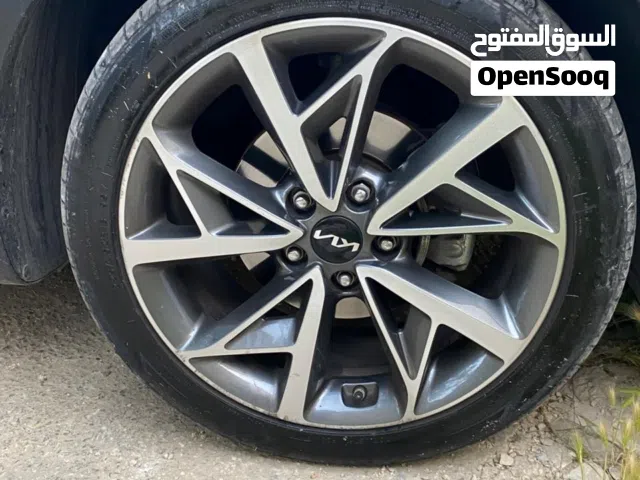 جنط كيا نيرو 22 بحالممتازة قياس 18 اصلي خفيف مع كوشوك بحاله ممتازة