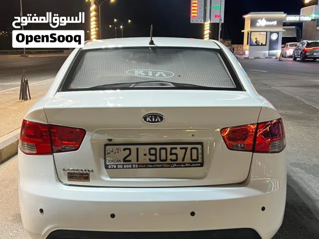 2012 كيا سيراتو Standard