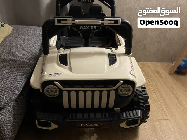 سياره اطفال استعمال مره واحده فقط مع كامل اغراضها