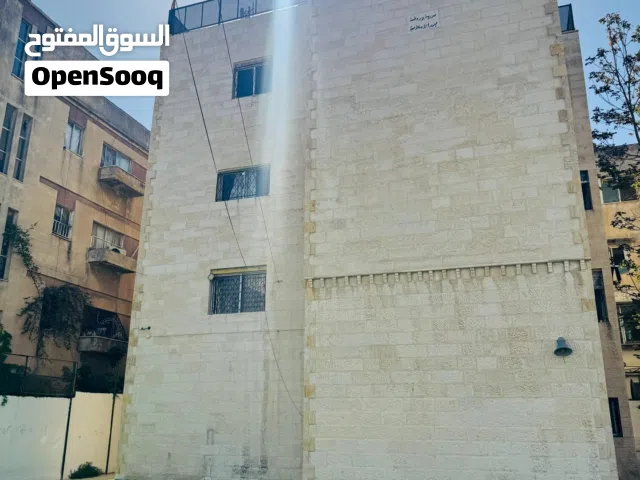 � مدرسة استثمارية شغالة للبيع في حي نزال بدخل ممتاز
