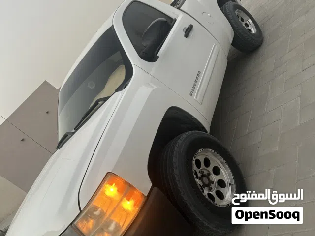 2011 شيفروليه سلفرادو 1500 LT