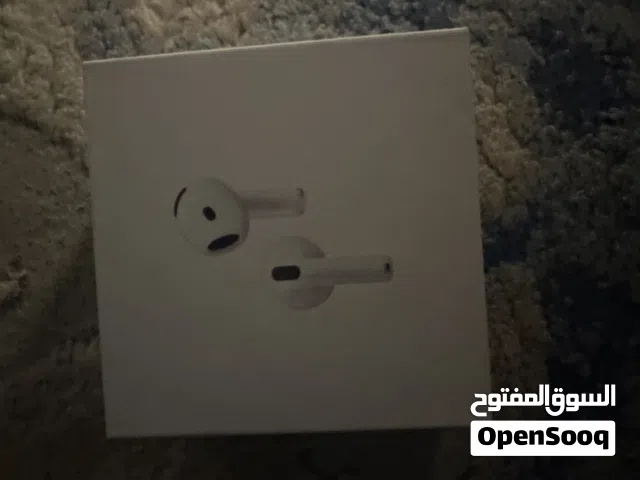 سماعة ايربودس للاذاني بلون الابيض مريحه جداً للسمع واستعمال مرتين