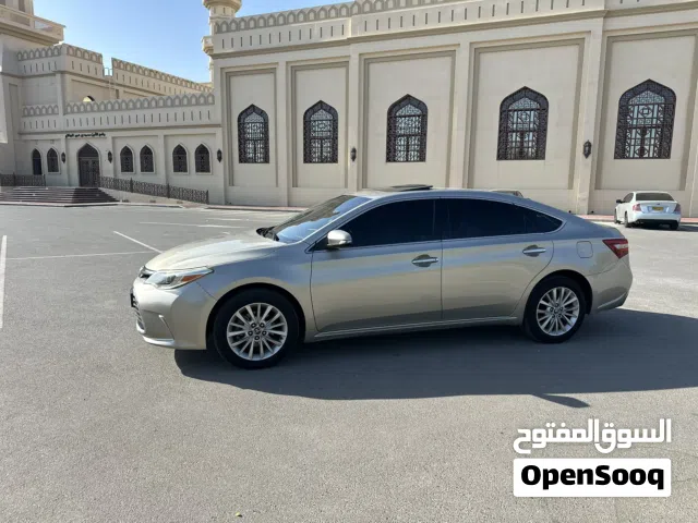 2016 تويوتا افالون Limited