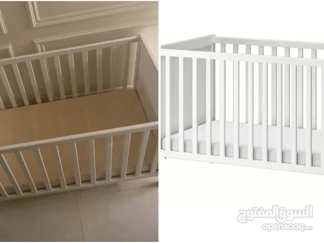 سرير بيبي (من ايكيا ) مع المفرش