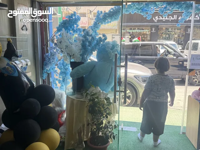 محل للبيع مع خلو طابقين