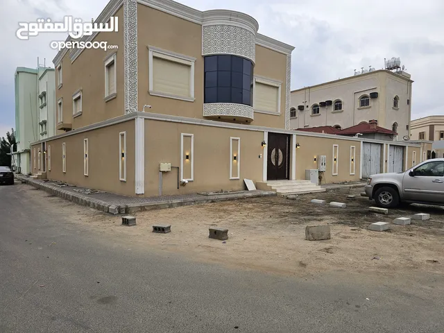 750 m2 More than 6 bedrooms Villa for Sale in Ahad Rafidah Al Khalij