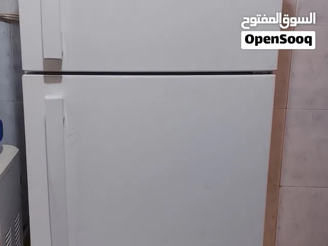 ثلاجه للبيع حاله ممتازه نوع بنكون