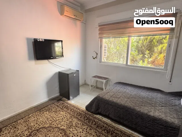 استوديو مفروش للايجار شهريا شباب فقط ( طلاب )