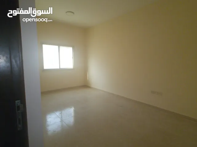 (عزب) غرفة وصالة ببلكونة وسعر مغرٍ في الروضة 2 – تكييف مركزي ودفعات مرنة