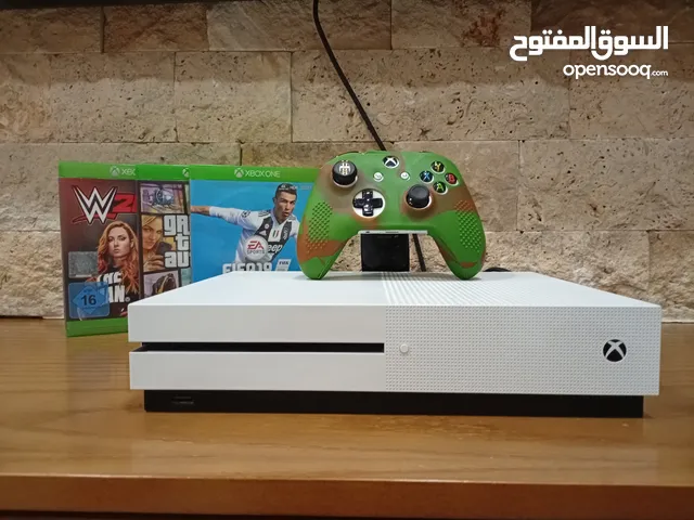 Xbox one s مع سيديات وكفر لليد