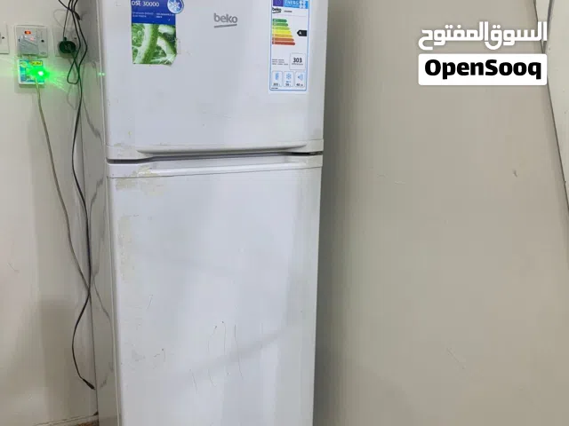 ثلاجة شركة بيكو  نضيفه اخت الجديدة مستعجل ع بيعع