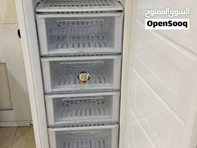 فريزر ادراج بحالة ممتازة وسعر مخفض