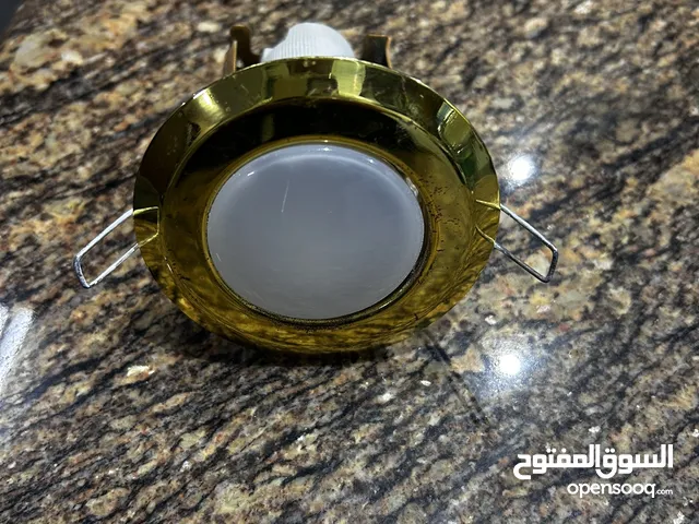 سبوت مع لمبة عدد 13
