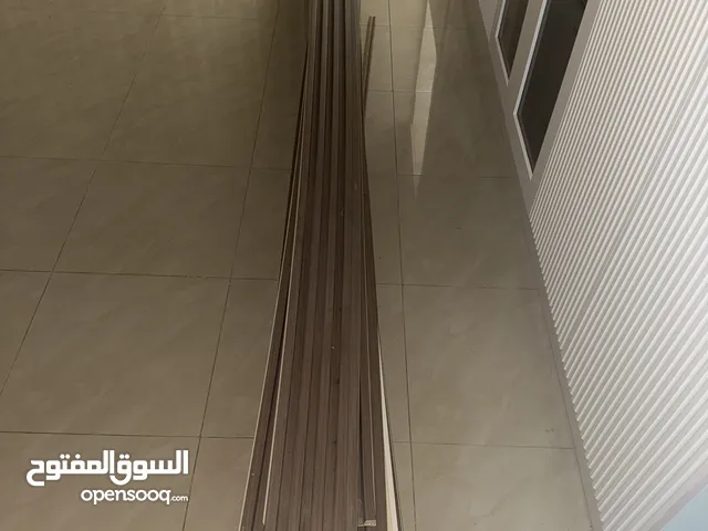باركيه ما تم استعماله فيه بعضه شوي مكسر