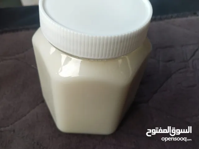 عسل طبيعي 100% العسل الطبيعي الفاخر الابيض القرغيزي والأسود والأحمر وغذاء الملكات