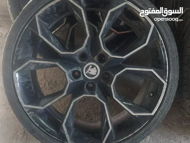 4 كاوشك مع جنوط 19 للبيع