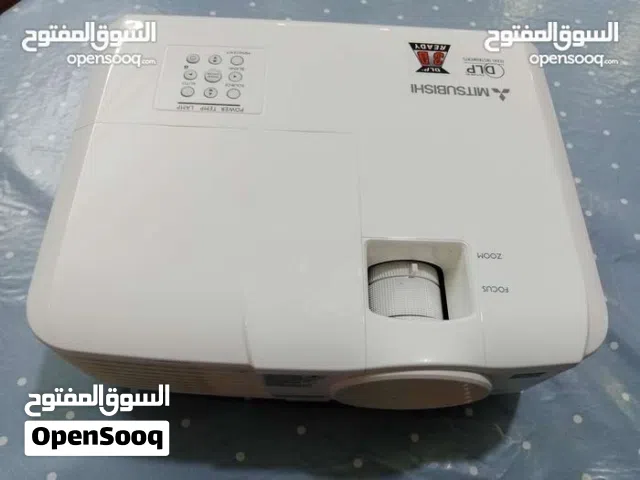بروجكتر نوع ميتسوبيشي 4500 لومنس في حاله الجديد