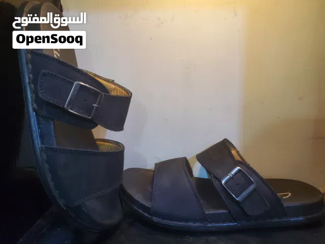 صنادل رجالي جلد طبي