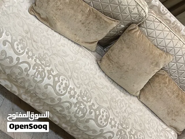 طقم للبيع