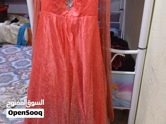 فستين اعراس مستعمله بس نضيفات وقياس جبير