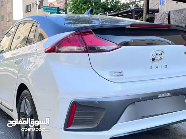 سيارة ايونك