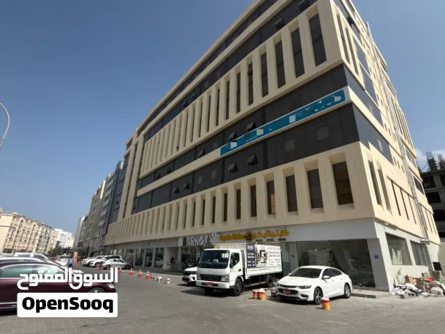 مكتب للإيجار في الخوير موقع مميز على شارع المها