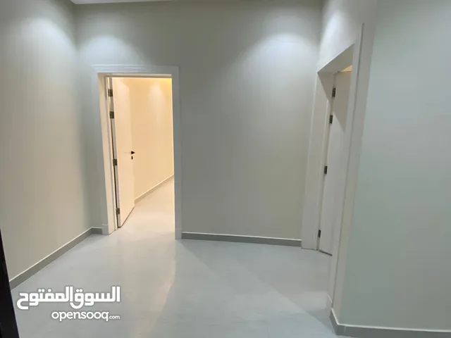 شقه للايجار في الرياض حي ظهرة لبن 3غرف 3حمام مطبخ صالة الدور 3 الايجار سنوي 20الف