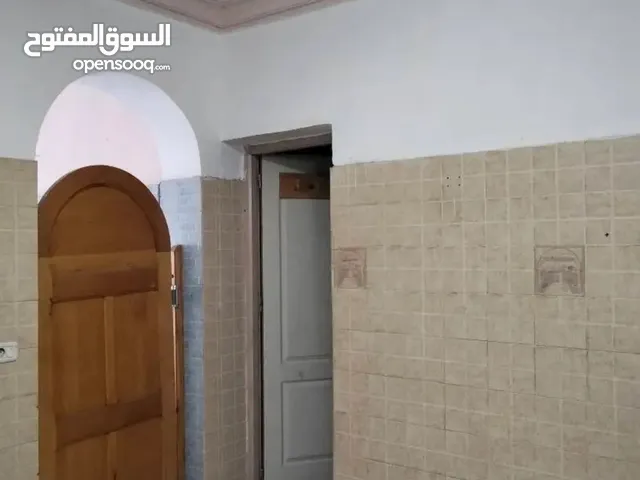 مساحة تجارية عالرئيسي للبيع في بنزرت