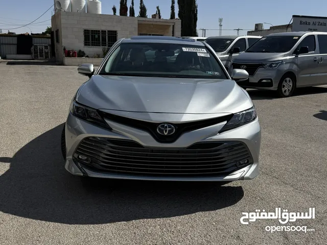 تويوتا كامري 2020 مع فتحة بطاريه ليثيوم فحص كامل نخب اول ممشى قليل