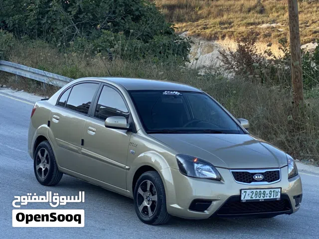 2009 كيا ريو Standard