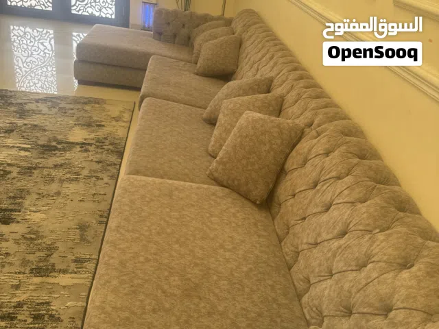 اثاث ومكيفات اوجنيرال بحاله جيده البيع