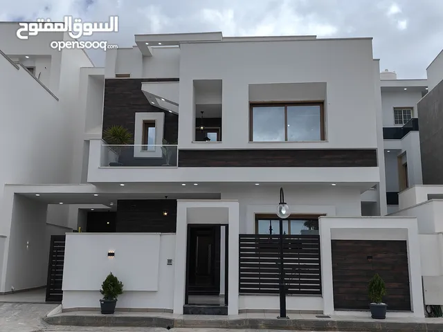 450 m2 3 Bedrooms Townhouse for Sale in Tripoli Al-Serraj