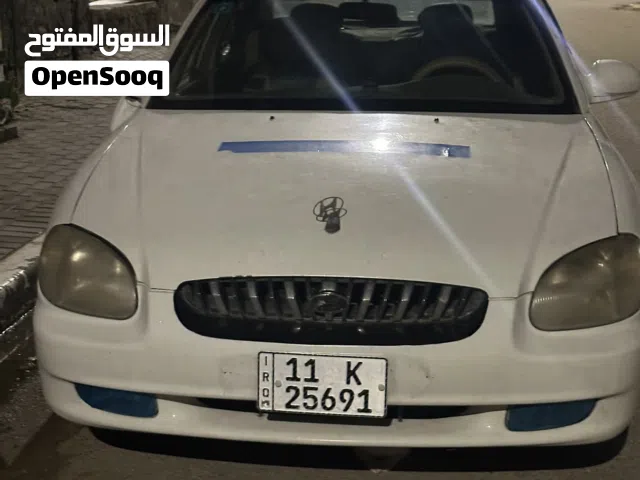 2001 هيونداي سوناتا Standard
