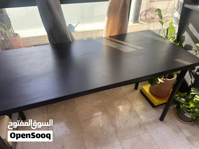 ميز ايكا اسود