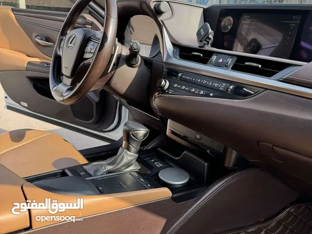 Lexus ES 2019 in Al Riyadh