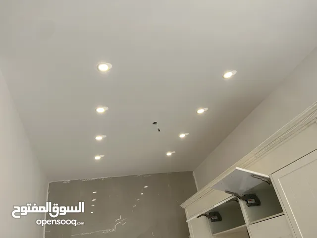 فني كهرباء منزلية تحت إشراف هندسي