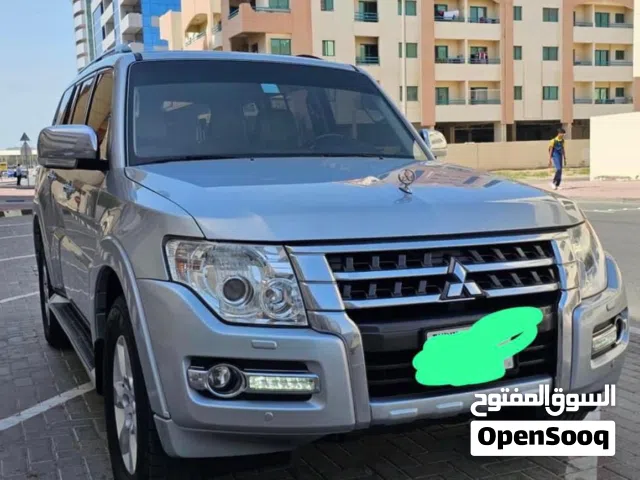 2015 ميتسوبيشي باجيرو GLS