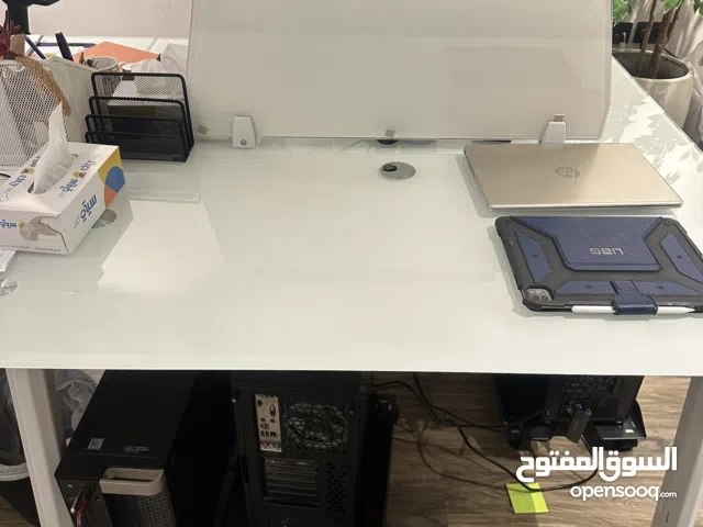 مجموعة مكتبية لأربع اشخاص ، work station